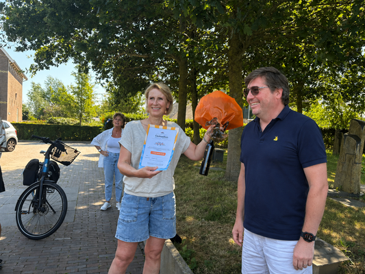 5.000ste passagier van de fietspont feestelijk in het zonnetje gezet